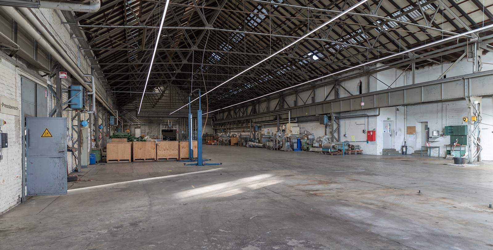 Ford-Hallen in Wetter