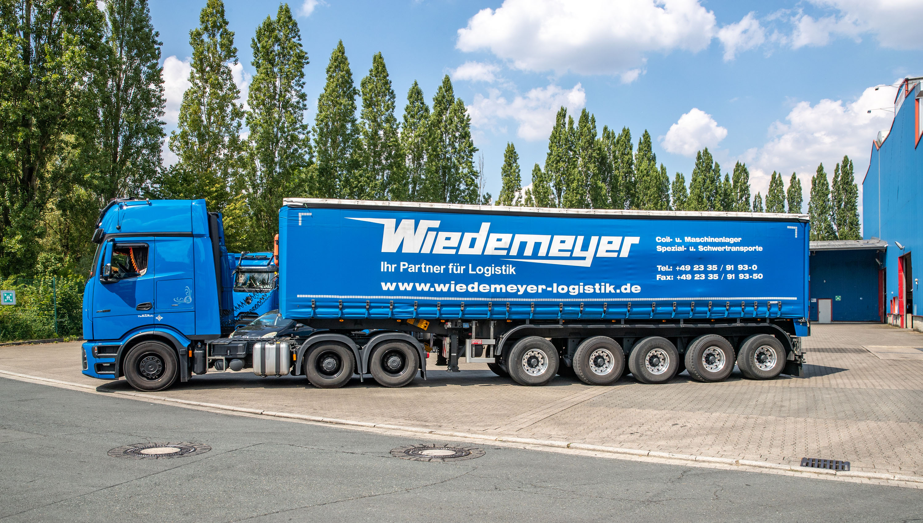 Neue Fahrzeuge von Wiedemeyer Logistik in Szene gesetzt